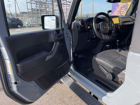 Used 2015 Jeep Wrangler Sport AWD/4WD image 14