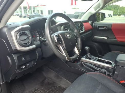 Used 2021 Toyota Tacoma SR5 RWD image 14