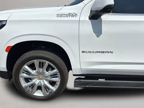 Used 2024 Chevrolet Suburban High Country AWD/4WD image 34