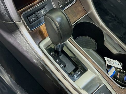 Used 2022 Subaru Ascent Touring w/ Popular Package #2A image 16