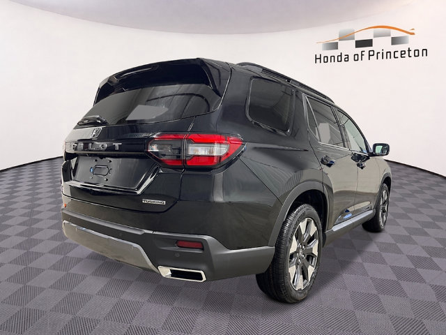 New 2026 Honda Pilot Touring image 3