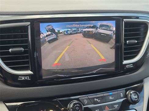 Used 2024 Chrysler Pacifica Touring-L image 35