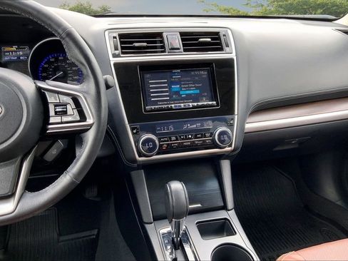 Used 2019 Subaru Outback 2.5i Touring AWD/4WD image 9