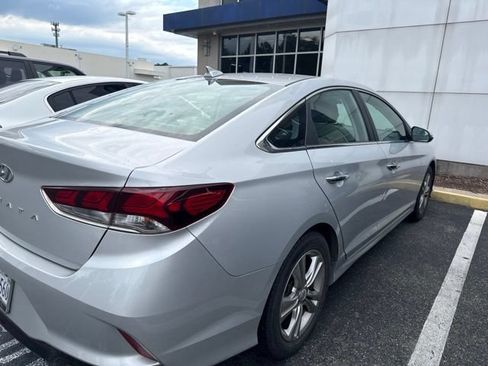 Used 2019 Hyundai Sonata SEL w/ Tech Package 02 FWD image 3