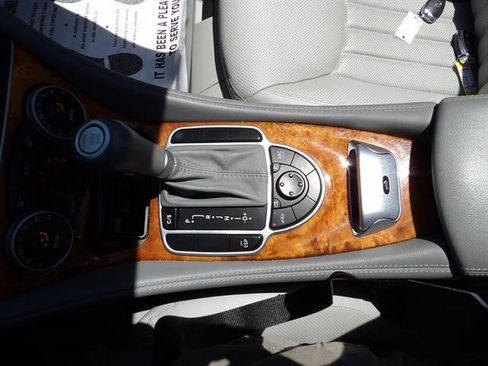 Used 2009 Mercedes-Benz SL 550 image 31