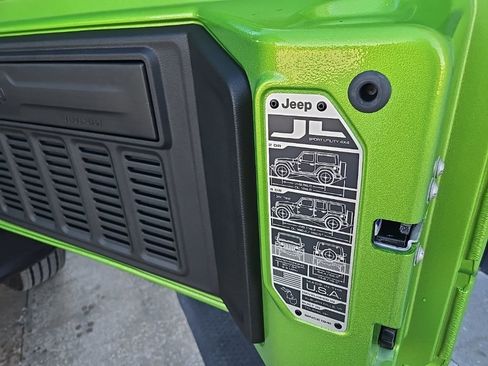 New 2026 Jeep Wrangler Sahara AWD/4WD image 99