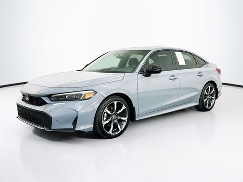 Used 2025 Honda Civic Sport Touring image 3