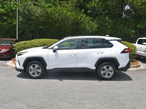 Used 2025 Toyota RAV4 XLE FWD image 2