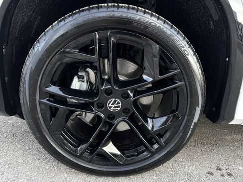 New 2026 Volkswagen Tiguan SE R-Line image 33