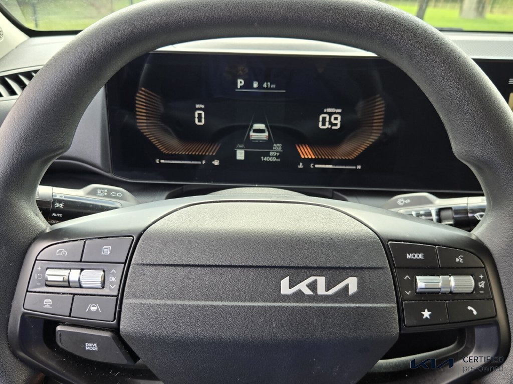 Certified 2025 Kia K4 FWD image 28