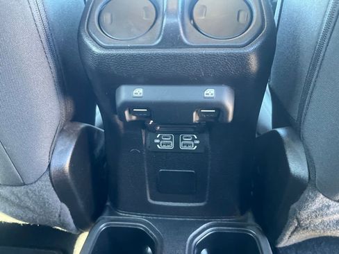 Used 2022 Jeep Gladiator Sport AWD/4WD image 34