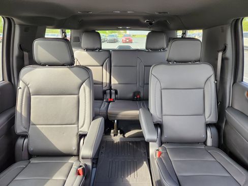 New 2026 GMC Yukon XL Denali w/ LPO, Floor Liner Package AWD/4WD image 8