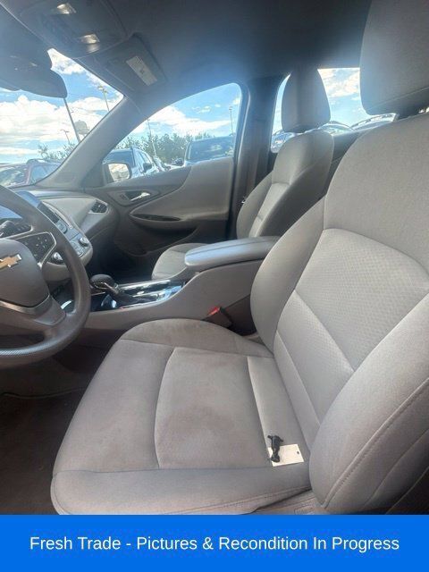 Used 2025 Chevrolet Malibu LT FWD image 11