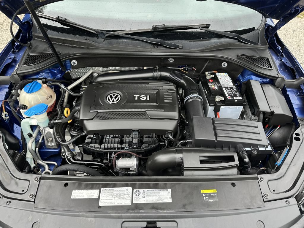 Used 2017 Volkswagen Passat 1.8T R-Line w/ R-Line Lighting Package FWD image 4