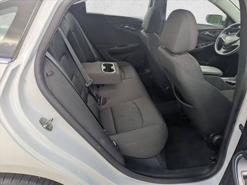 Used 2025 Chevrolet Malibu LT FWD image 17