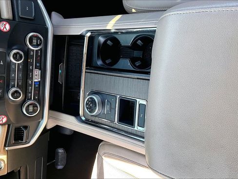 Used 2024 Ford Expedition Max Limited RWD image 18