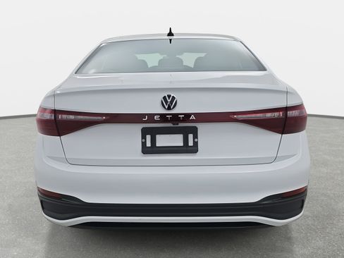 Certified 2025 Volkswagen Jetta Sport image 4