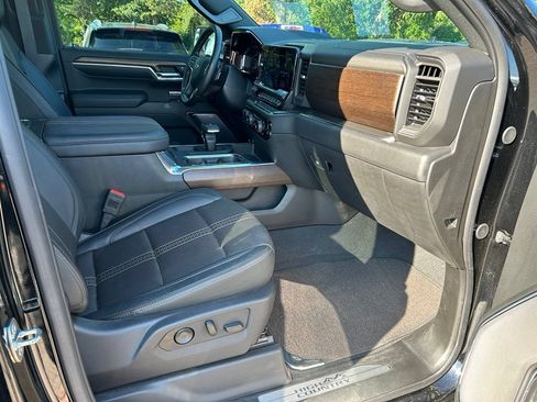 Used 2024 Chevrolet Silverado 1500 High Country w/ Midnight Edition AWD/4WD image 17