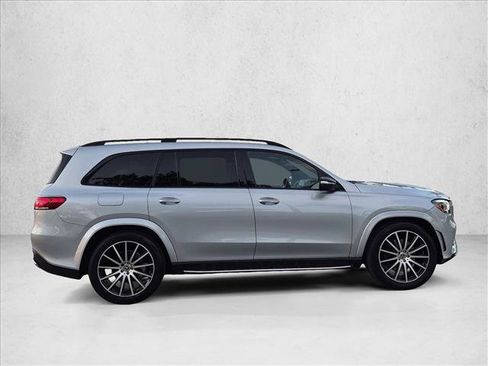 Used 2023 Mercedes-Benz GLS 450 4MATIC image 4