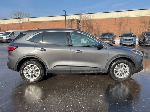 Used 2022 Ford Escape SE w/ Convenience Package image 4