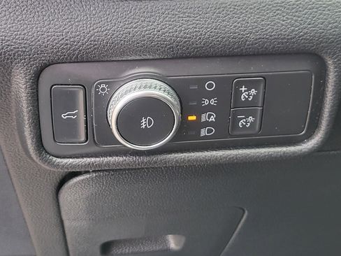 Used 2020 Ford Explorer Limited image 19