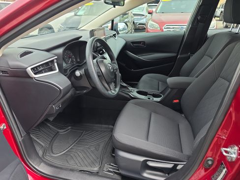 Used 2025 Toyota Corolla LE FWD image 2