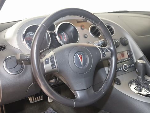 Used 2008 Pontiac Solstice GXP w/ Premium Package image 6