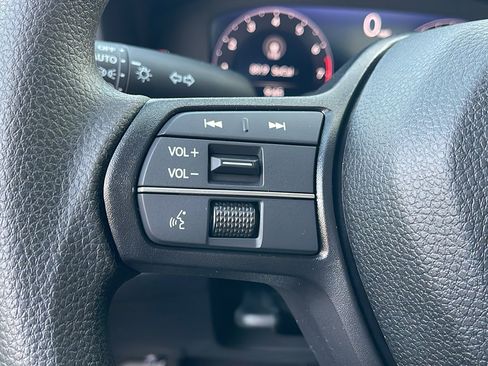 Used 2025 Honda Accord SE image 27