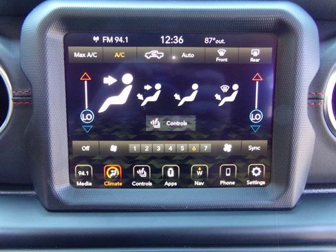 Used 2023 Jeep Gladiator Rubicon AWD/4WD image 34
