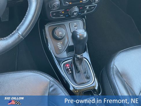 Used 2018 Jeep Compass Limited image 4