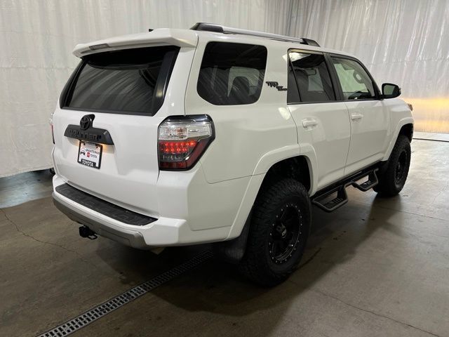 Used 2017 Toyota 4Runner TRD Off-Road Premium AWD/4WD image 3