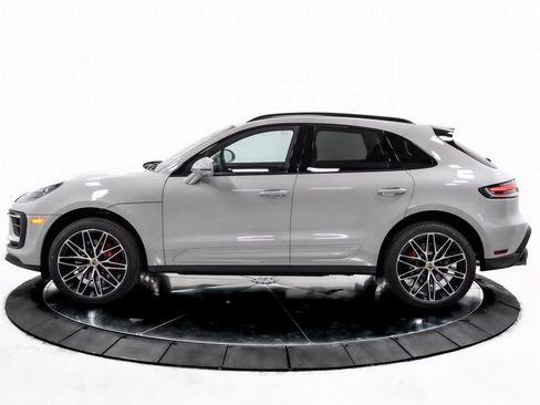 Certified 2025 Porsche Macan S image 2