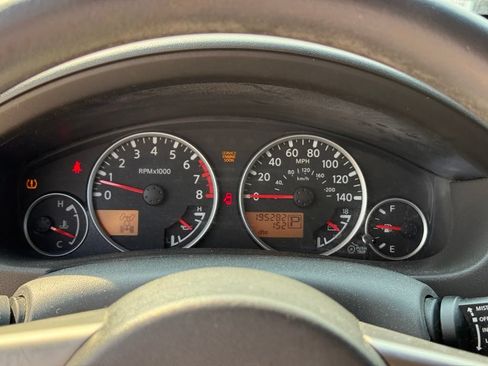 Used 2008 Nissan Pathfinder S AWD/4WD image 16