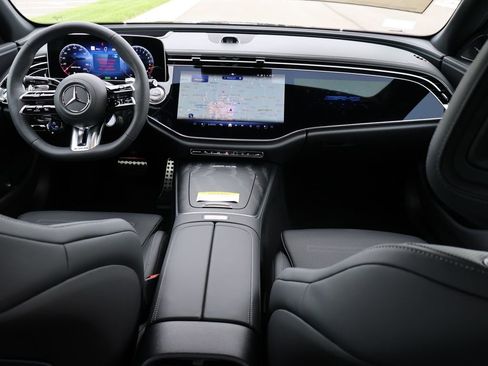 New 2026 Mercedes-Benz E 53 AMG e 4MATIC Sedan image 16
