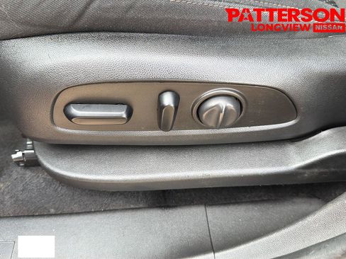 Used 2023 GMC Terrain SLE w/ Driver Convenience Package FWD image 18