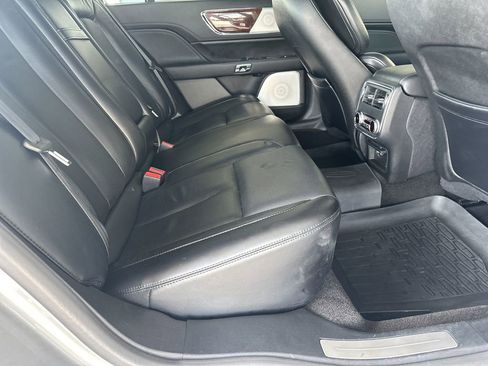 Used 2020 Lincoln Continental Reserve w/ Luxury Package image 33