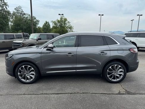 Used 2022 Lincoln Nautilus Reserve w/ Luxury Package AWD/4WD image 4