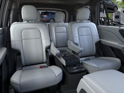 New 2026 Lincoln Aviator Black Label w/ Dynamic Handling Package AWD/4WD image 11