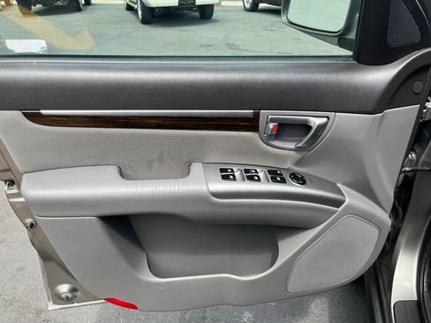 Used 2011 Hyundai Santa Fe SE FWD image 14