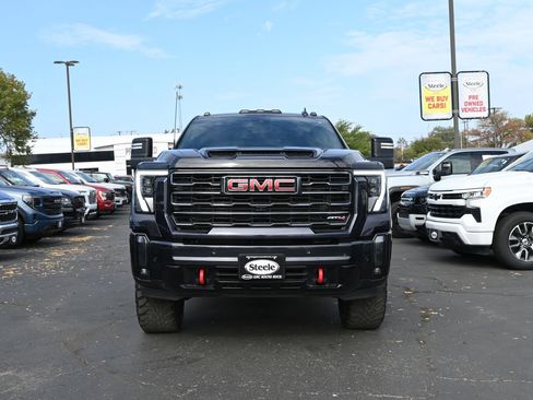 Used 2024 GMC Sierra 2500 AT4 w/ AT4 Premium Plus Package AWD/4WD image 2