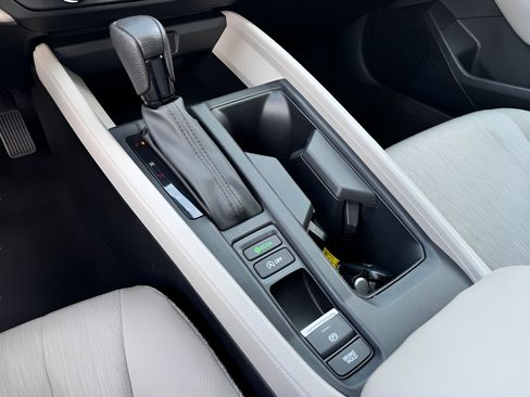 Used 2023 Honda Accord LX image 32