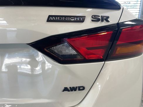 Used 2022 Nissan Altima 2.5 SR w/ Midnight Edition Package AWD/4WD image 7