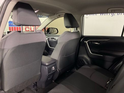 Used 2025 Toyota RAV4 XLE AWD/4WD image 15