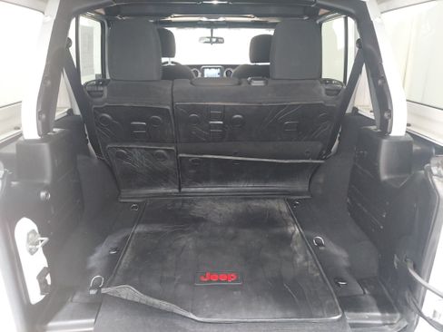 Used 2021 Jeep Wrangler Unlimited Sahara w/ Cold Weather Group AWD/4WD image 13