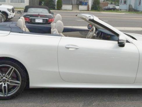 Used 2018 Mercedes-Benz E 400 4MATIC Cabriolet w/ Premium 2 Package (Q02) image 16