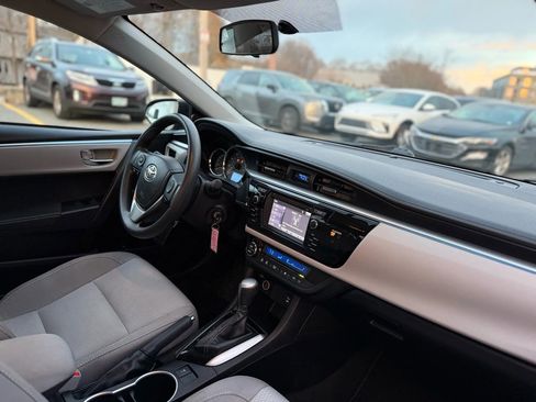 Used 2016 Toyota Corolla LE image 17