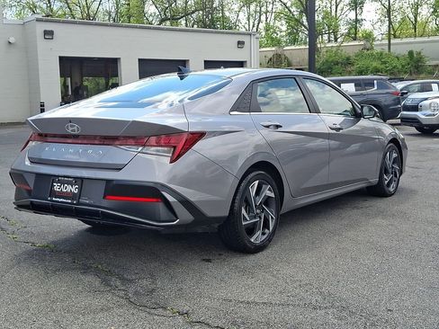 Used 2025 Hyundai Elantra SEL FWD image 5
