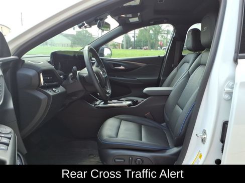 Used 2025 Buick Envista Sport Touring w/ Convenience I Package FWD image 13