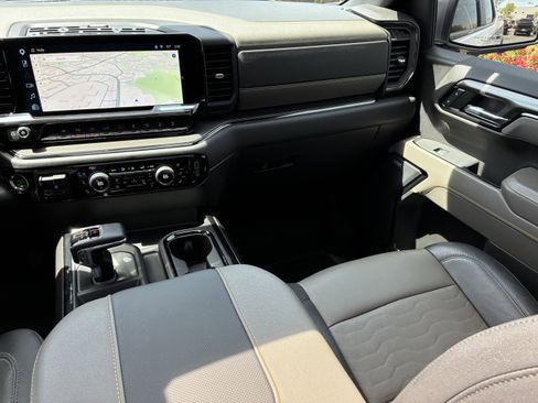 Used 2023 Chevrolet Silverado 1500 ZR2 image 21