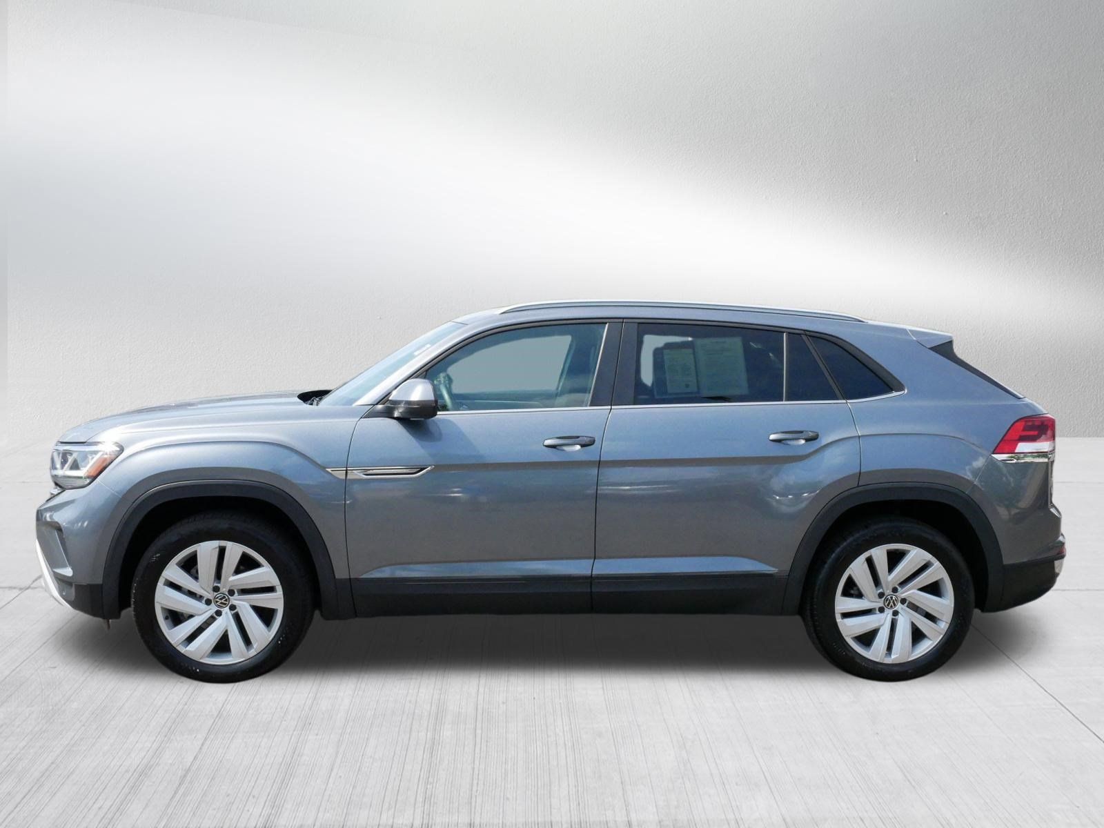 Certified 2022 Volkswagen Atlas Cross Sport SE AWD/4WD image 4